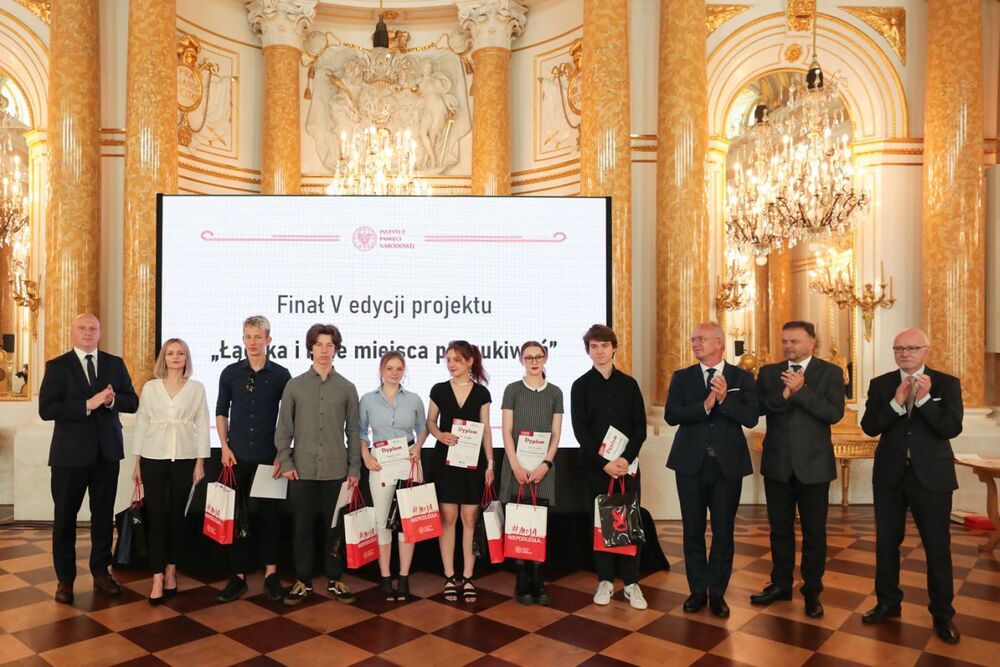 Finał V edycji projektu IPN „Łączka i inne miejsca poszukiwań” – 8 czerwca 2022. Fot. Mikołaj Bujak (IPN)