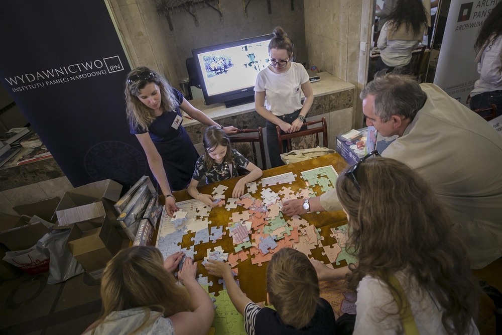 Archiwum Instytutu Pamięci Narodowej na XII Warszawskim Pikniku Archiwalnym – 11 czerwca 2022. Fot. Katarzyna Adamów (AIPN)