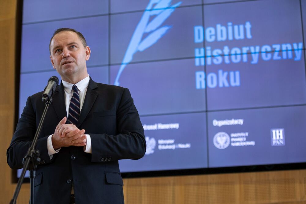 Prezes IPN dr Karol Nawrocki. Wręczenie nagród w konkursie Najlepszy Debiut Historyczny Roku w zakresie historii najnowszej za rok 2021 – Warszawa, 14 czerwca 2022. Fot. Mikołaj Bujak (IPN)