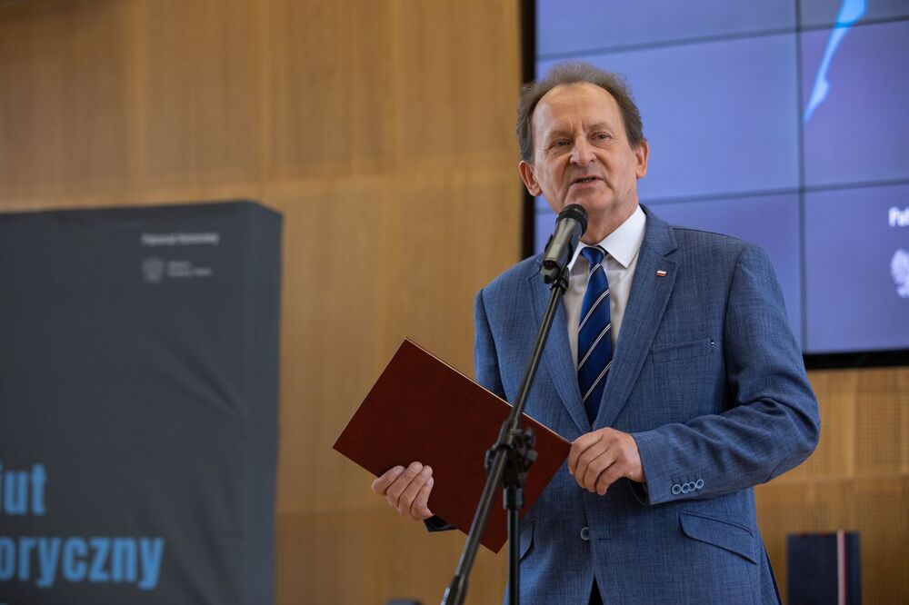 Prof. Włodzimierz Bernacki, sekretarz stanu w MEiN. Wręczenie nagród w konkursie Najlepszy Debiut Historyczny Roku w zakresie historii najnowszej za rok 2021 – Warszawa, 14 czerwca 2022. Fot. Mikołaj Bujak (IPN)