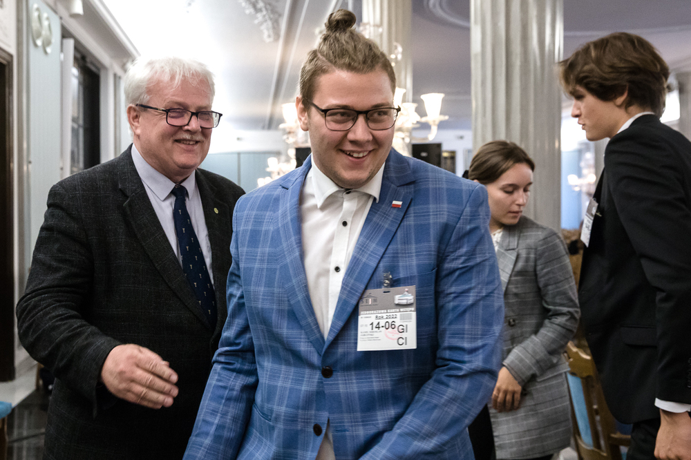 Zwycięzcy turnieju – drużyna z VII LO im. Józefa Wybickiego w Gdańsku. Finał VII edycji Turnieju Debat Historycznych – Warszawa, 13 czerwca 2022. Fot. Sławek Kasper (IPN)