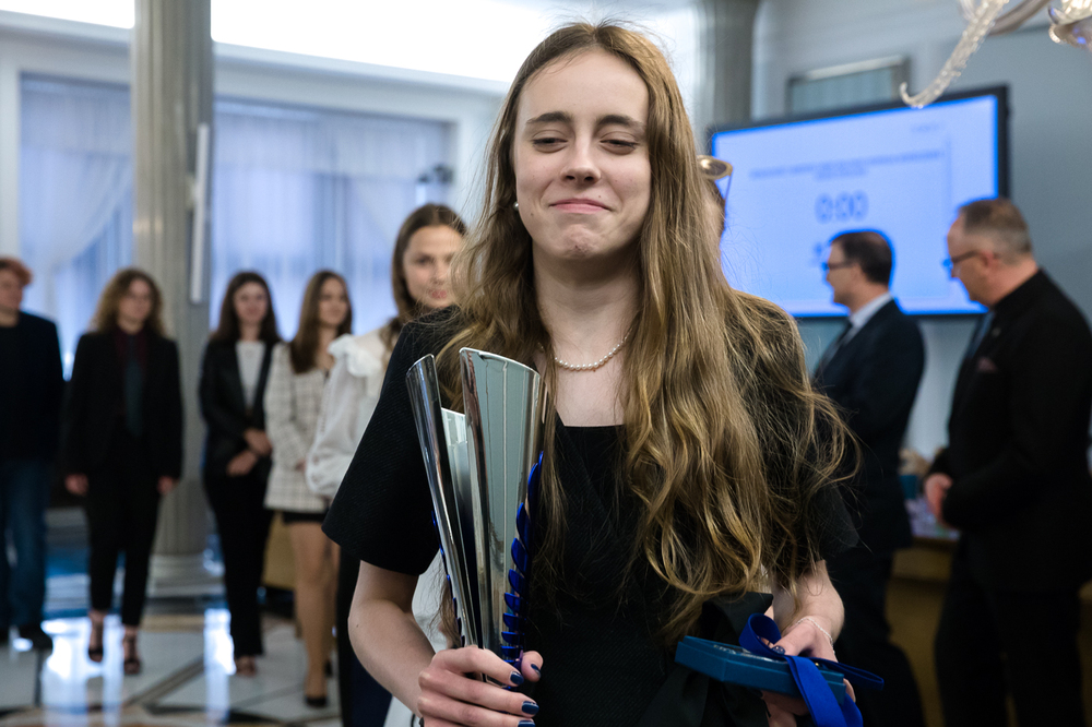 Drużyna z II LO im. Gen. Zamoyskiej i Heleny Modrzejewskiej w Poznaniu. Finał VII edycji Turnieju Debat Historycznych – Warszawa, 13 czerwca 2022. Fot. Sławek Kasper (IPN)