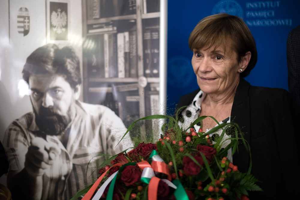 Prezentacja książki Attili Szalaiego „Na polskiej ziemi. Wspomnienia, dzienniki z lat 1976–1990”. Márta Szalai, wdowa po autorze – Warszawa, 22 czerwca 2022.  Fot. Sławek Kasper (IPN)