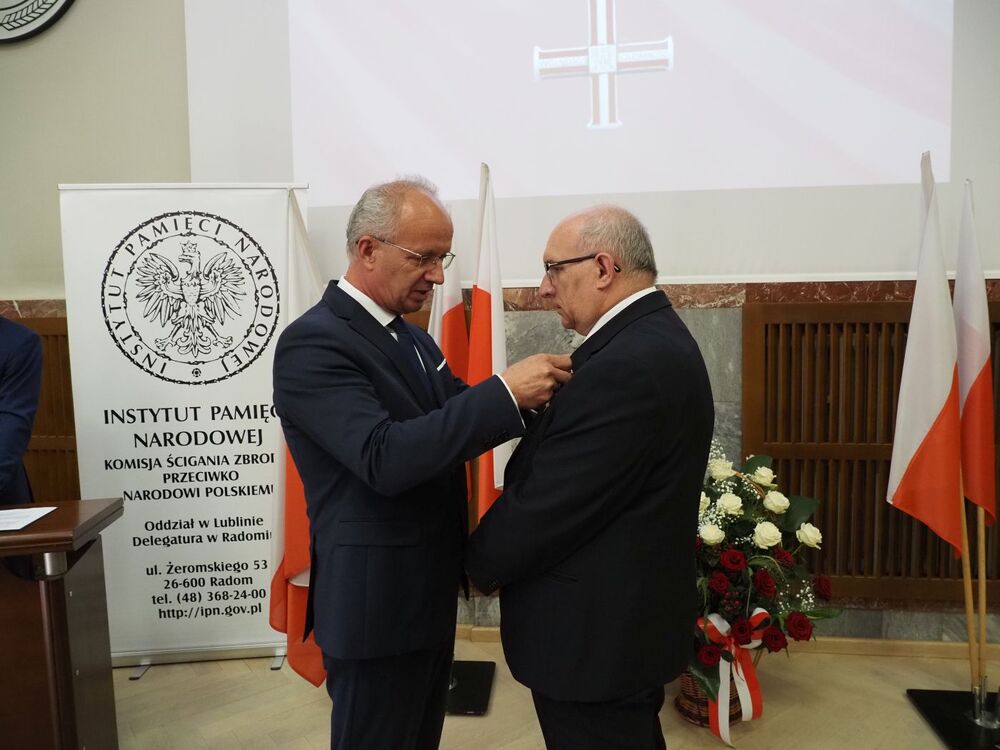 Uroczystość wręczenia Krzyży Wolności i Solidarności działaczom opozycji niepodległościowej z lat 1976–1989 – Radom, 24 czerwca 2022. Fot. IPN