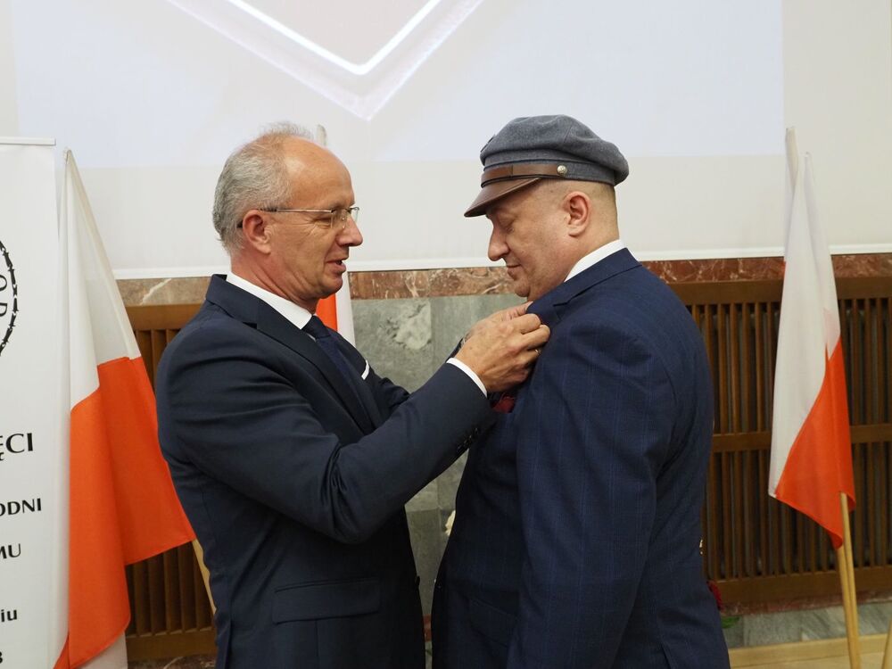 Uroczystość wręczenia Krzyży Wolności i Solidarności działaczom opozycji niepodległościowej z lat 1976–1989 – Radom, 24 czerwca 2022. Fot. IPN