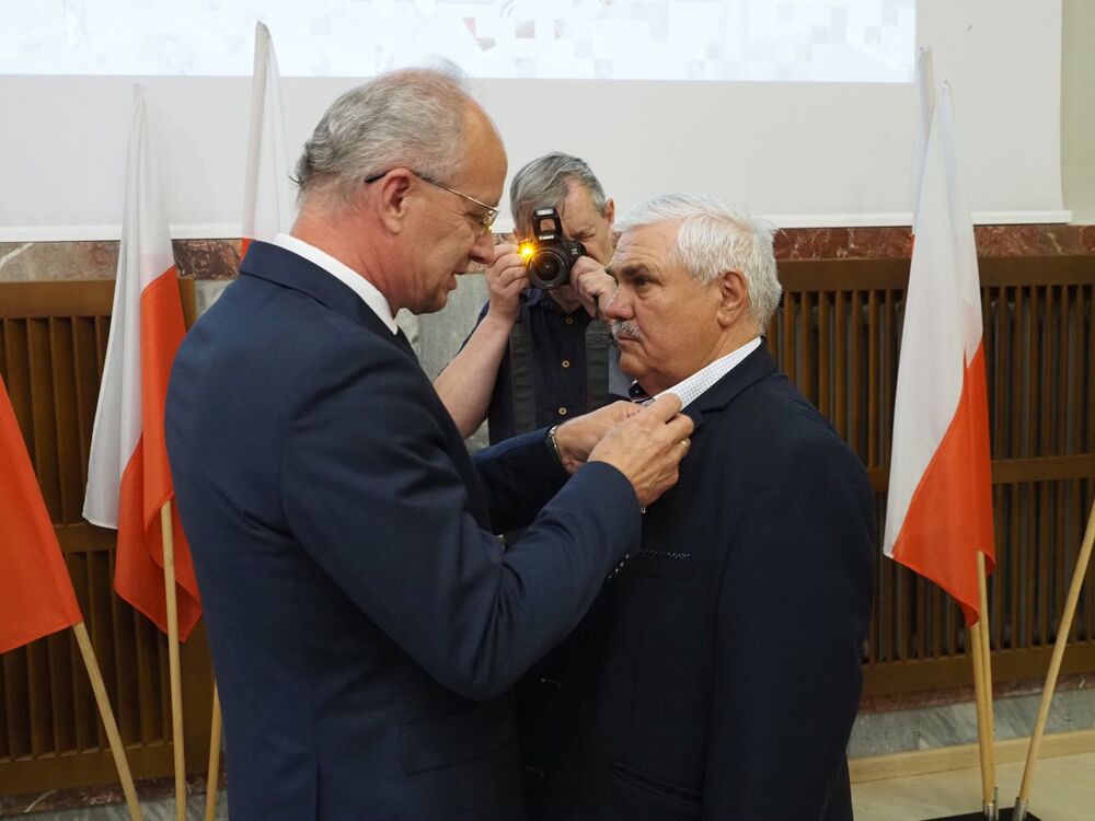 Uroczystość wręczenia Krzyży Wolności i Solidarności działaczom opozycji niepodległościowej z lat 1976–1989 – Radom, 24 czerwca 2022. Fot. IPN