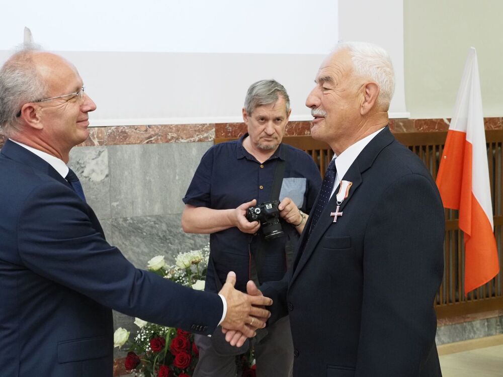 Uroczystość wręczenia Krzyży Wolności i Solidarności działaczom opozycji niepodległościowej z lat 1976–1989 – Radom, 24 czerwca 2022. Fot. IPN