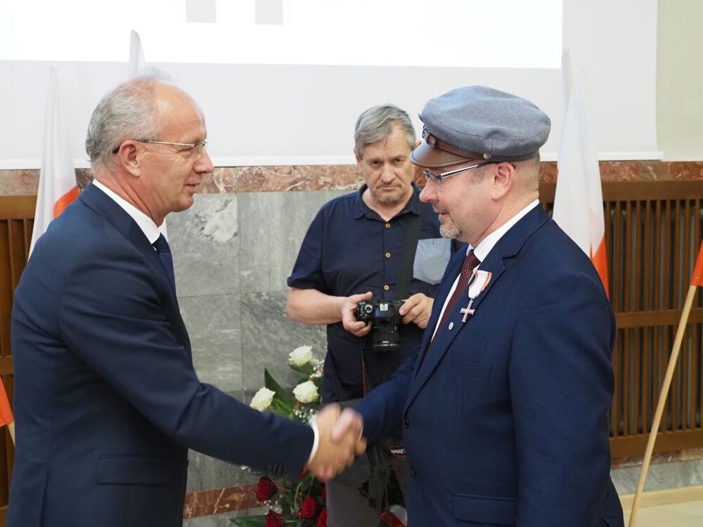 Uroczystość wręczenia Krzyży Wolności i Solidarności działaczom opozycji niepodległościowej z lat 1976–1989 – Radom, 24 czerwca 2022. Fot. IPN