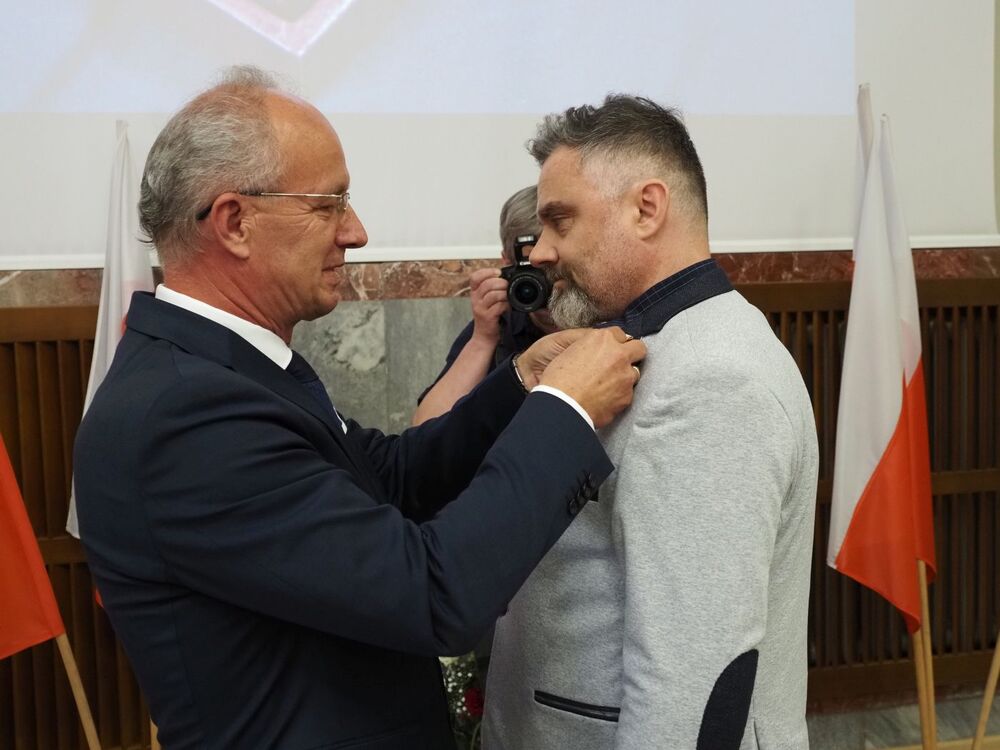 Uroczystość wręczenia Krzyży Wolności i Solidarności działaczom opozycji niepodległościowej z lat 1976–1989 – Radom, 24 czerwca 2022. Fot. IPN