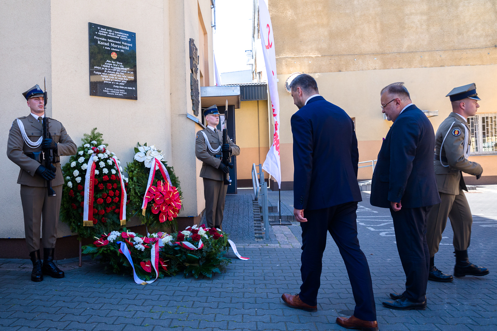Dyrektor Muzeum ŻWiWP PRL Filip Musiał i wicedyrektor Jacek Pawłowicz podczas uroczystości z okazji 40-lecia Solidarności Walczącej – Warszawa, 25 czerwca 2022. Fot. Sławek Kasper (IPN)