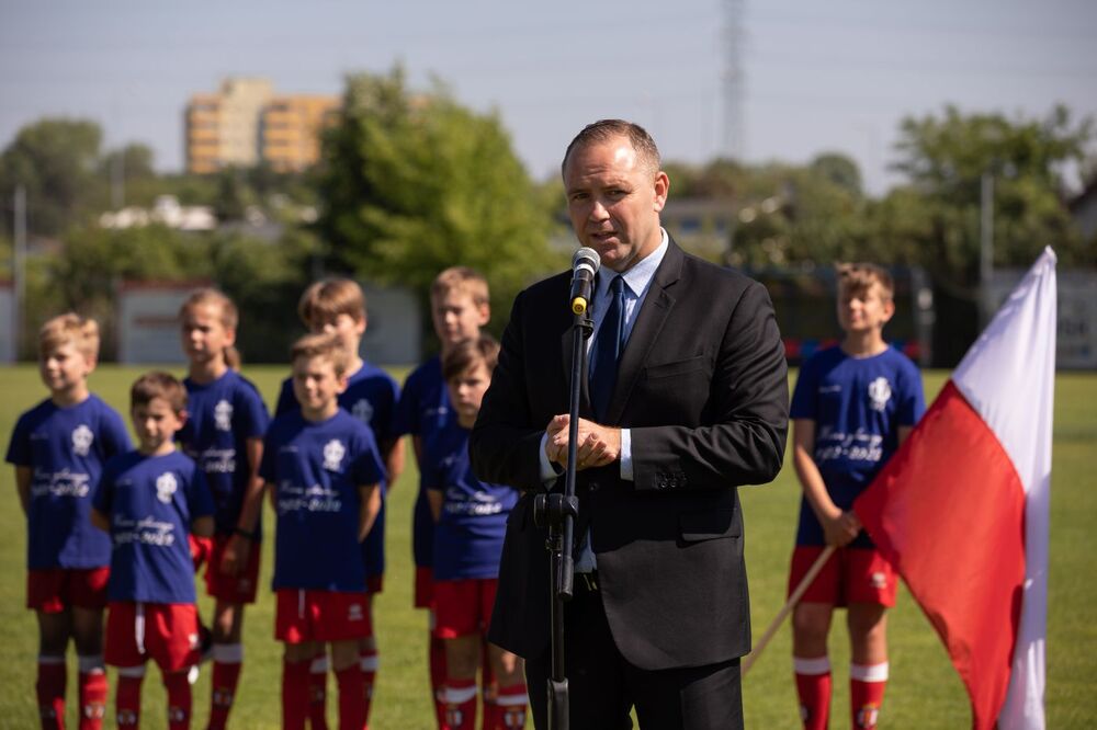 Prezes IPN dr Karol Nawrocki podczas konferencji prasowej w związku ze stuleciem KS Gedania – Gdańsk, 27 czerwca 2022. Fot. Mikołaj Bujak (IPN)