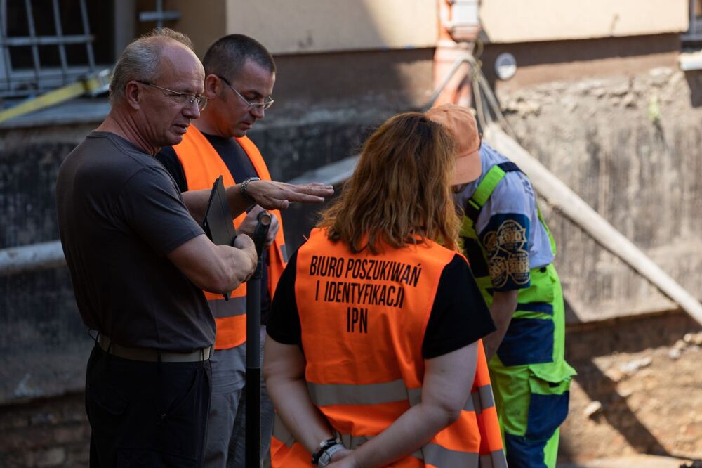 8. etap prac Biura Poszukiwań i Identyfikacji IPN przy Rakowieckiej 37 – Warszawa, 28 czerwca 2022. Fot. Mikołaj Bujak (IPN)