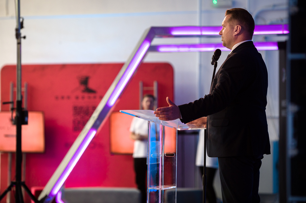 Przemysław Czarnek, Minister Edukacji i Nauki, podczas konferencji prasowej dot. projektu „Gry w edukacji” – Warszawa, 30 czerwca 2022. Fot. Sławek Kasper (IPN)