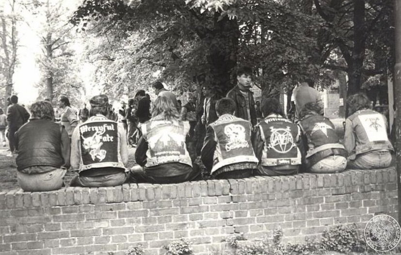 Uczestnicy festiwalu w Jarocinie (fot. z zasobu IPN)