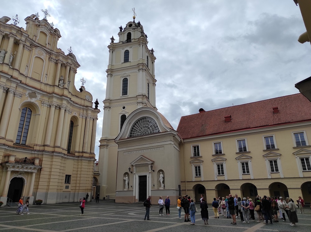 XVI Polonijne spotkania z historią najnowszą, Dziedziniec Uniwersytetu Wileńskiego. Fot. Mateusz Marek (IPN)