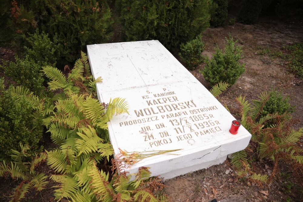 Uroczystości z udziałem przedstawicieli IPN w Ostrówkach (Ukraina) upamiętniające ofiary zbrodni wołyńskiej – 9 lipca 2022. Fot. Mikołaj Bujak (IPN)