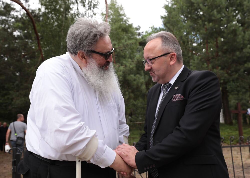 Uroczystości z udziałem przedstawicieli IPN w Ostrówkach (Ukraina) upamiętniające ofiary zbrodni wołyńskiej – 9 lipca 2022. Fot. Mikołaj Bujak (IPN)