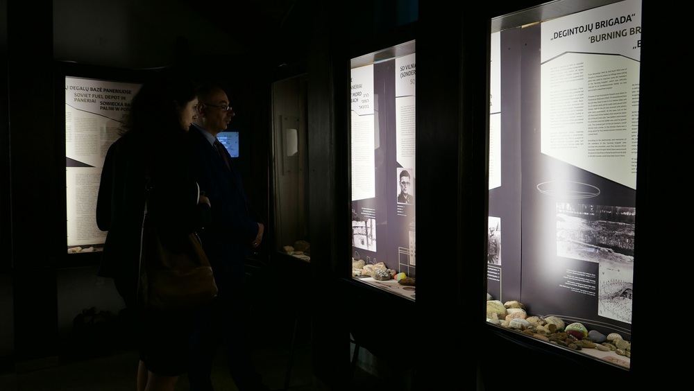 Wizyta wiceprezesa IPN dr. Mateusza Szpytmy w Muzeum Pamięci w Ponarach – 10 lipca 2022. Fot. Katarzyna Pronobis (IPN)