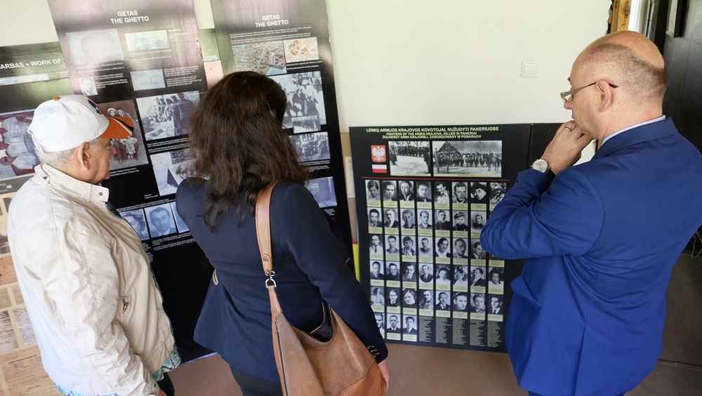 Wizyta wiceprezesa IPN dr. Mateusza Szpytmy w Muzeum Pamięci w Ponarach – 10 lipca 2022. Fot. Katarzyna Pronobis (IPN)