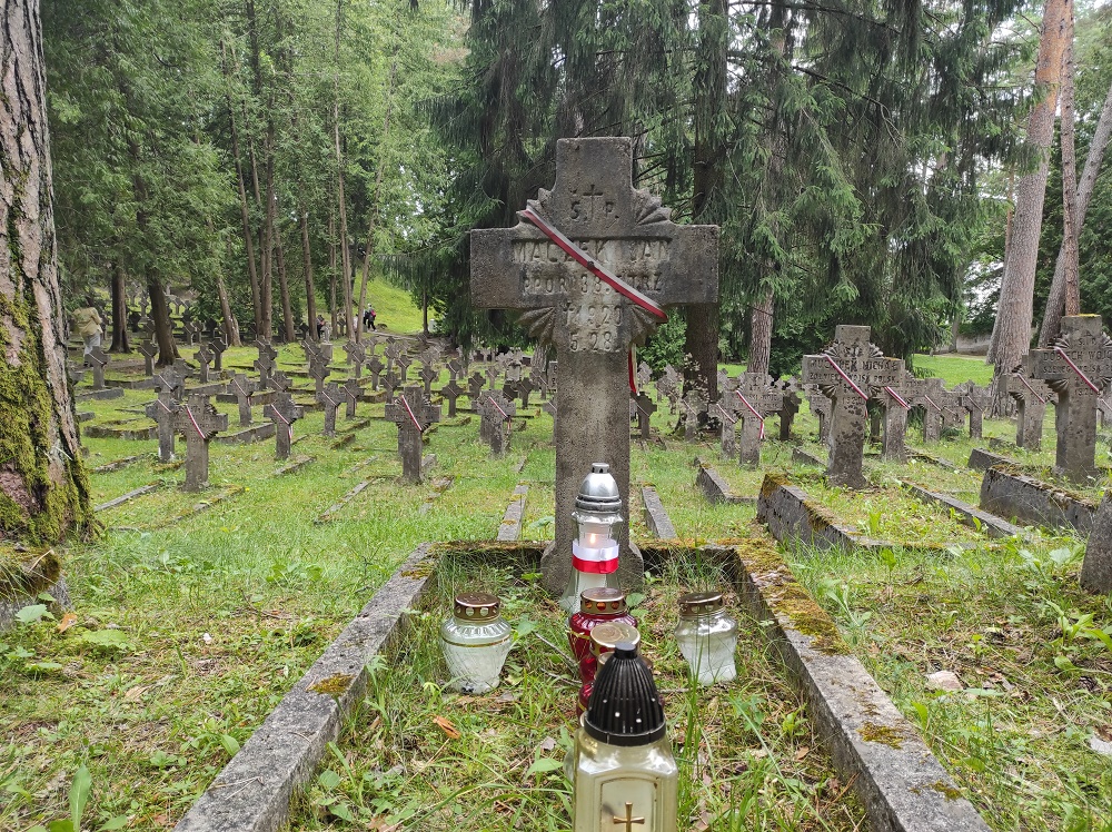 XVI Polonijne spotkania z historią najnowszą, grób Jana Maczka, brata Stanisława. Fot. Mateusz Marek (IPN)