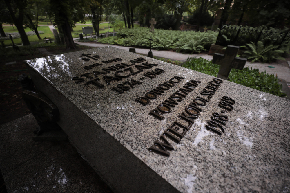 Nagrobek Stanisława Taczaka na Cmentarzu Zasłużonych Wielkopolan. Fot. Mikołaj Bujak (IPN)
