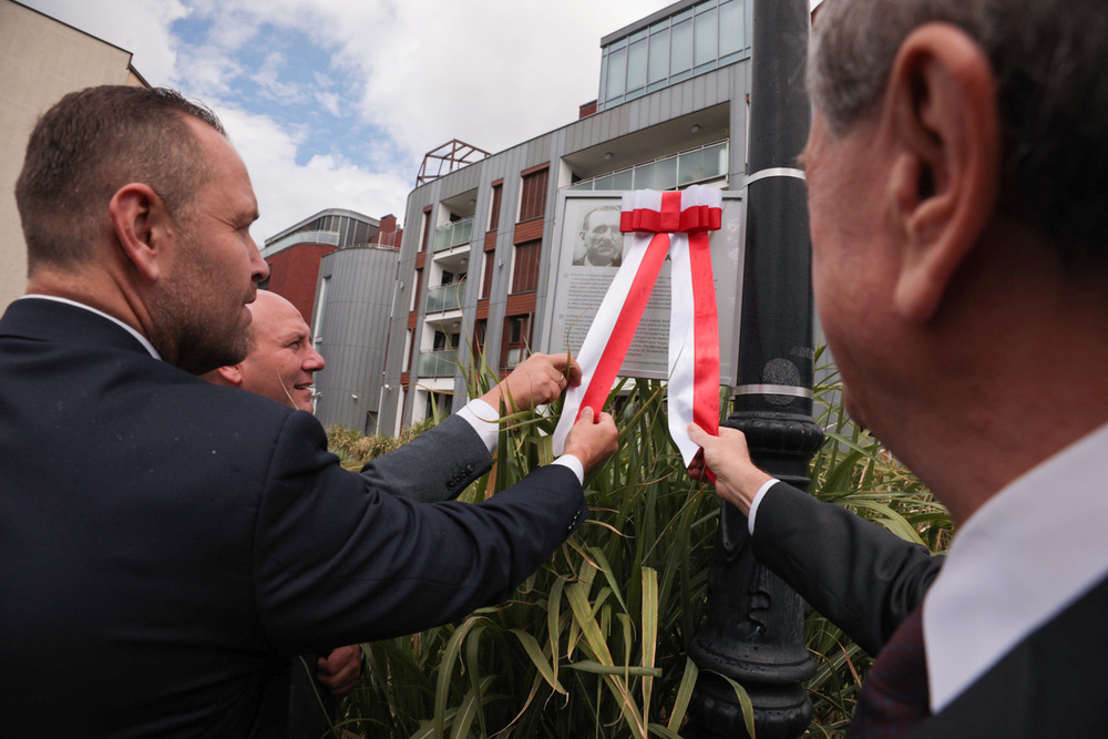 Uroczyste odsłonięcie tablicy upamiętniającej Antoniego Gąsiorowskiego „Ślepego Antka”– Poznań, 16 lipca 2022. Fot. Mikołaj Bujak (IPN)