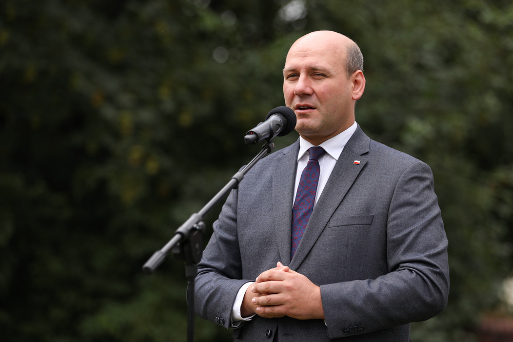 Szymon Szynkowski vel Sęk, Sekretarz Stanu ds. polityki zagranicznej, Polonii oraz dyplomacji politycznej i kulturalnej – Poznań, 16 lipca 2022. Fot. Mikołaj Bujak (IPN)