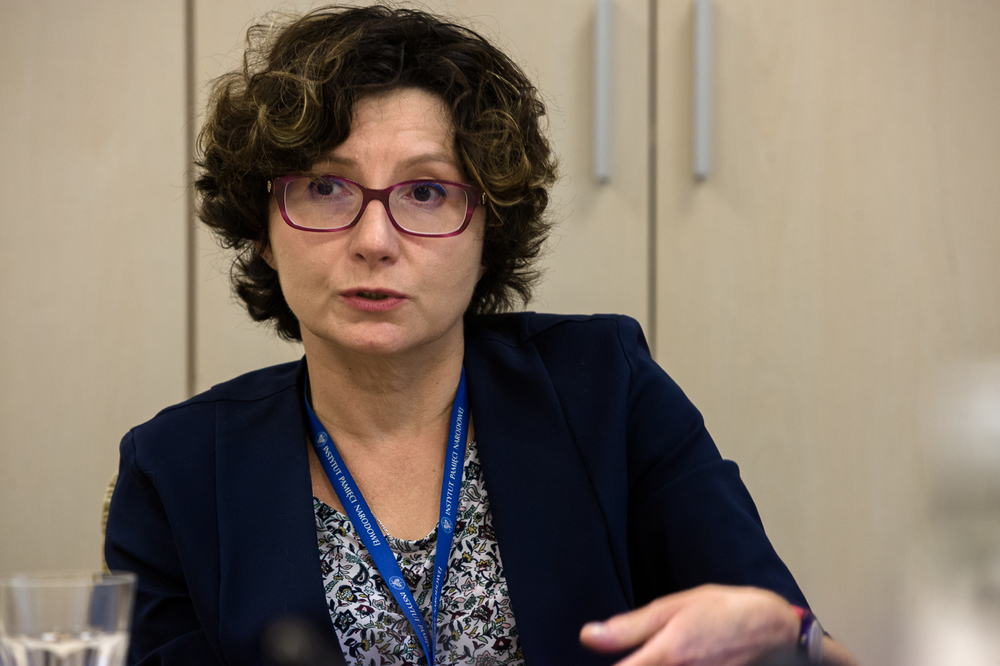 Magdalena Mołczanowska, naczelnik Wydziału Badań i Edukacji Archiwalnej, podczas spotkania z dziennikarzami Państwowego Radia i Telewizji Uzbekistanu – Warszawa, 18 lipca 2022. Fot. Sławek Kasper (IPN)