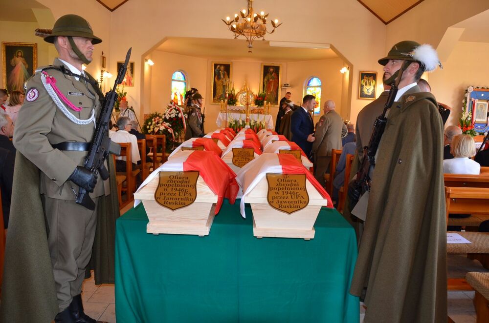 Uroczystości pogrzebowe 14 żołnierzy Wojska Polskiego zamordowanych w lipcu 1946 r. przez nacjonalistów ukraińskich – Jawornik Ruski, 29 lipca 2022. Fot. Katarzyna Gajda-Bator IPN O/Rzeszów