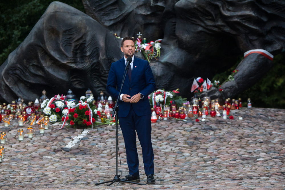 Prezydent Warszawy Rafał Trzaskowski. Uroczystości rocznicowe na Cmentarzu Powstańców Warszawy na Woli – Warszawa, 1 sierpnia 2022. fot. Sławek Kasper (IPN)