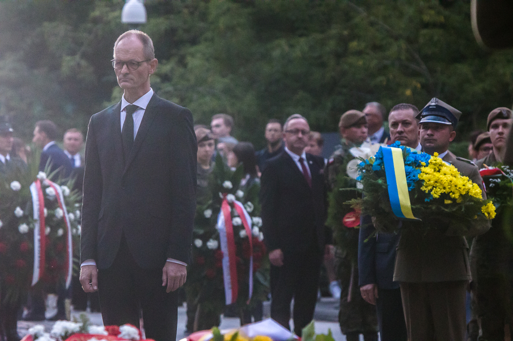 Thomas Bagger,  ambasador Republiki Federalnej Niemiec. Uroczystości rocznicowe na Cmentarzu Powstańców Warszawy na Woli – Warszawa, 1 sierpnia 2022. fot. Sławek Kasper (IPN)