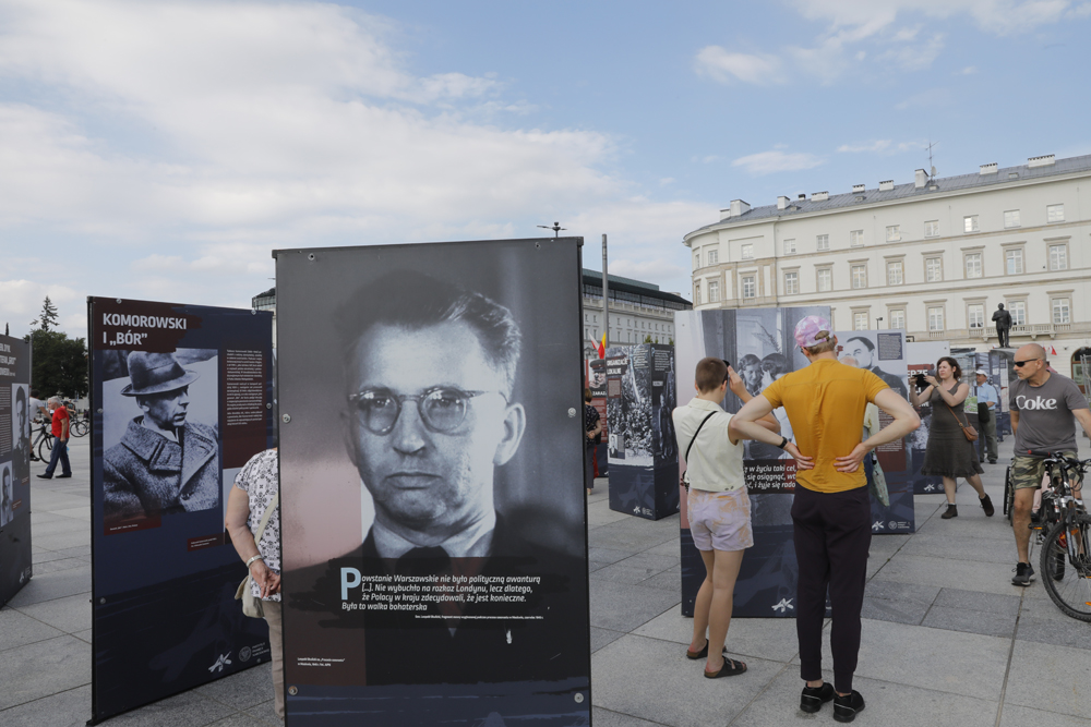 Wystawa IPN „Armia Krajowa” na pl. Piłsudskiego – Warszawa, 29 lipca – 31 sierpnia 2022. Fot. Piotr Życieński (IPN)