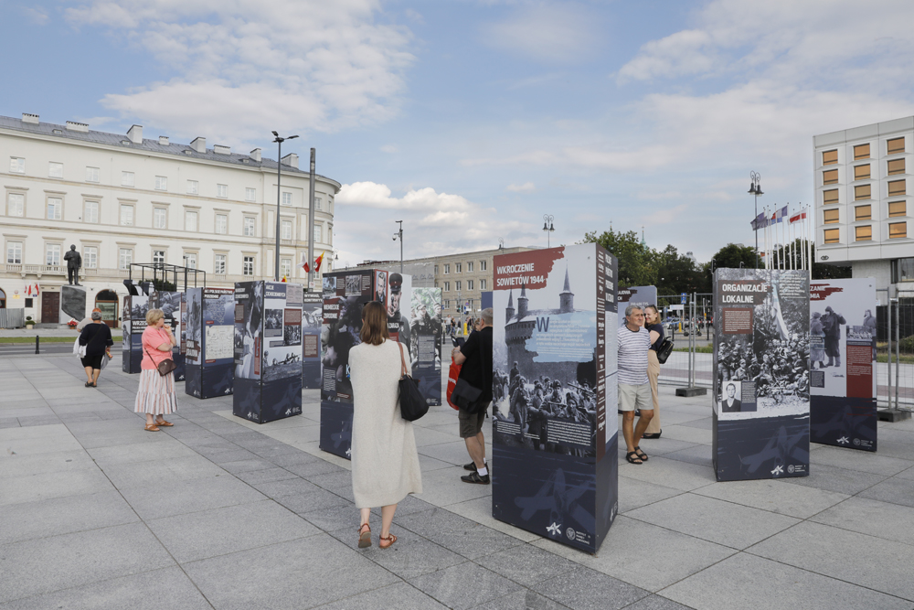 Wystawa IPN „Armia Krajowa” na pl. Piłsudskiego – Warszawa, 29 lipca – 31 sierpnia 2022. Fot. Piotr Życieński (IPN)