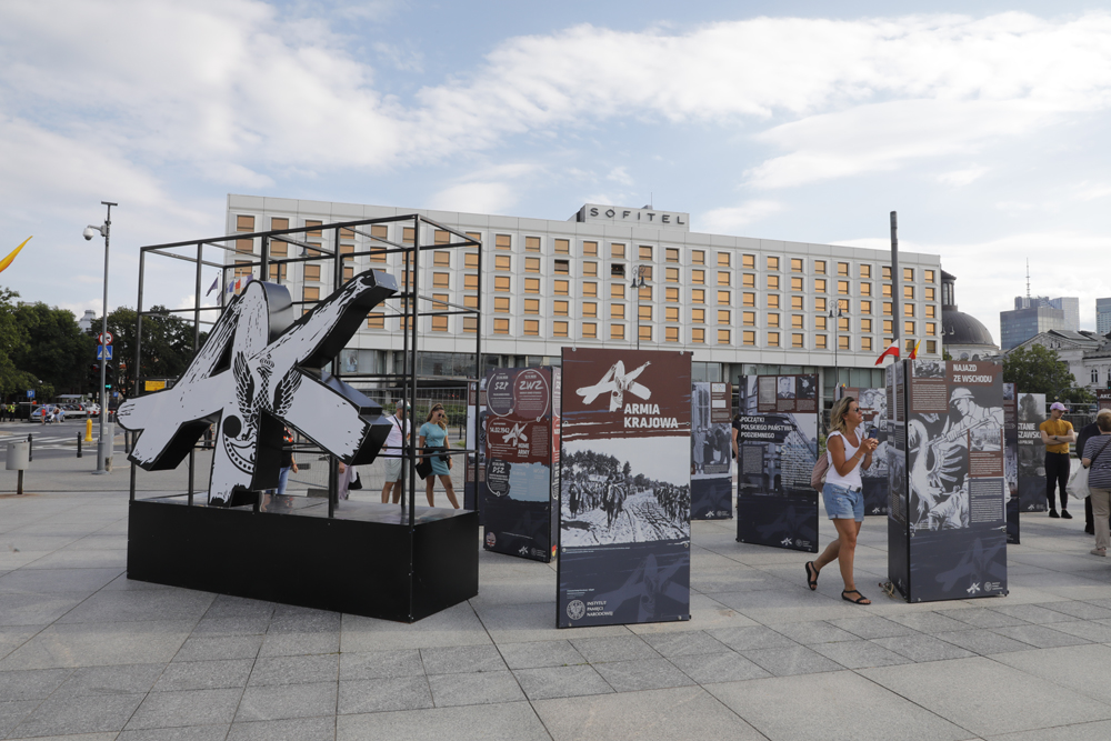 Wystawa IPN „Armia Krajowa” na pl. Piłsudskiego – Warszawa, 29 lipca – 31 sierpnia 2022. Fot. Piotr Życieński (IPN)
