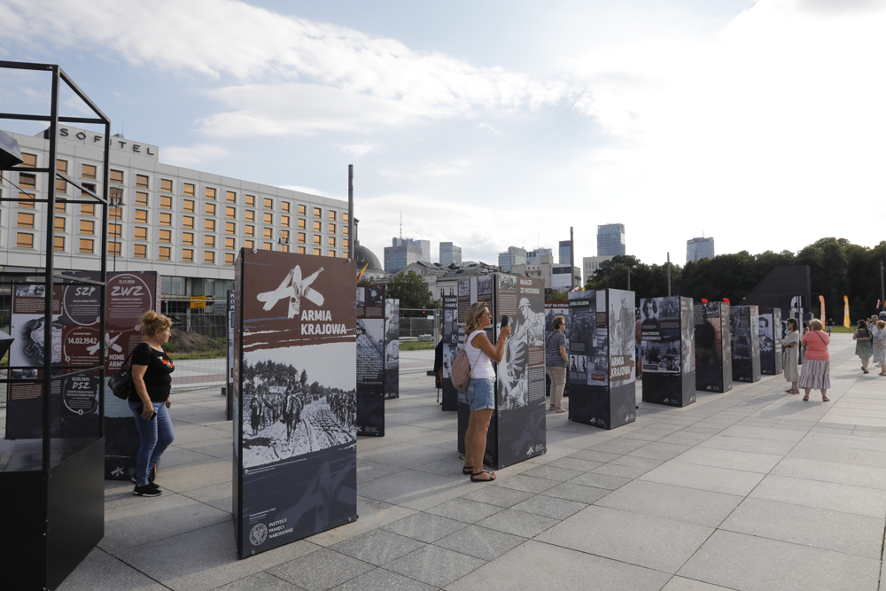 Wystawa IPN „Armia Krajowa” na pl. Piłsudskiego – Warszawa, 29 lipca – 31 sierpnia 2022. Fot. Piotr Życieński (IPN)