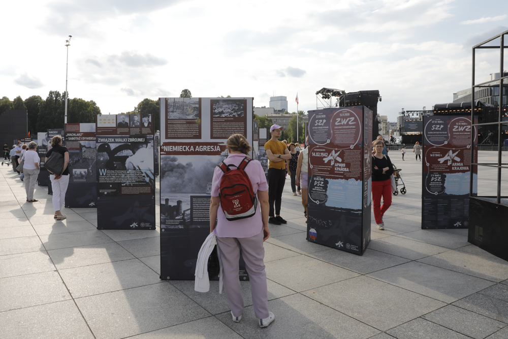 Wystawa IPN „Armia Krajowa” na pl. Piłsudskiego – Warszawa, 29 lipca – 31 sierpnia 2022. Fot. Piotr Życieński (IPN)