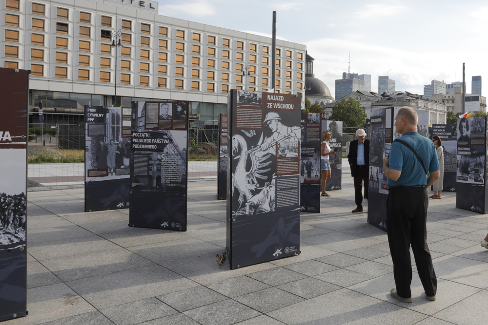 Wystawa IPN „Armia Krajowa” na pl. Piłsudskiego – Warszawa, 29 lipca – 31 sierpnia 2022. Fot. Piotr Życieński (IPN)