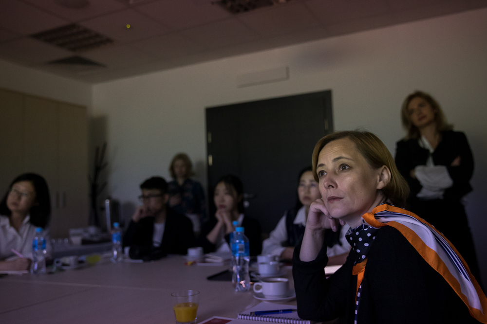 Delegacja Obywatelskiego Sojuszu Obrony Praw Człowieka w Korei Północnej (NKHR) z wizytą w IPN. Spotkanie z Magdaleną Hajduk, dyrektor Biura Nowych Technologii – Warszawa, 9 sierpnia 2022. Fot. Sławek Kasper (IPN)