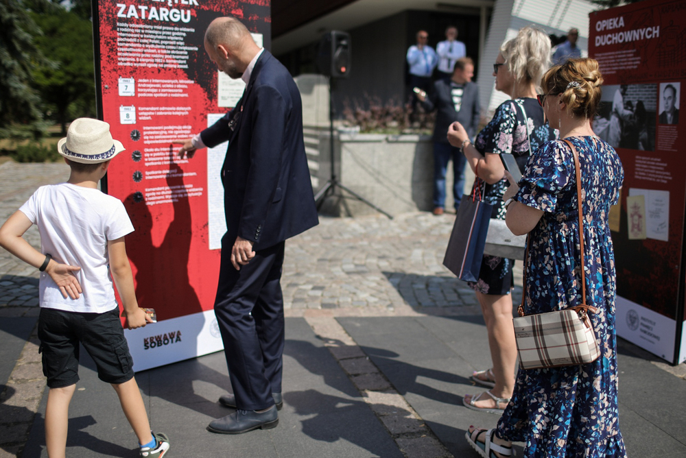 Wystawa plenerowa dotycząca pacyfikacji Ośrodka Odosobnienia w Kwidzynie w 1982 roku – Kwidzyn, 14 sierpnia 2022. Fot. Sławek Kasper (IPN)