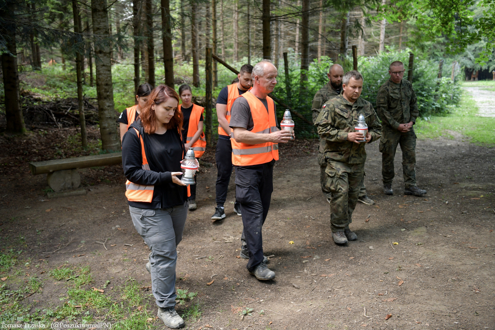 Muczne: poszukiwanie szczątków ofiar zbrodni UPA. Fot. ks. Tomasz Trzaska (IPN)