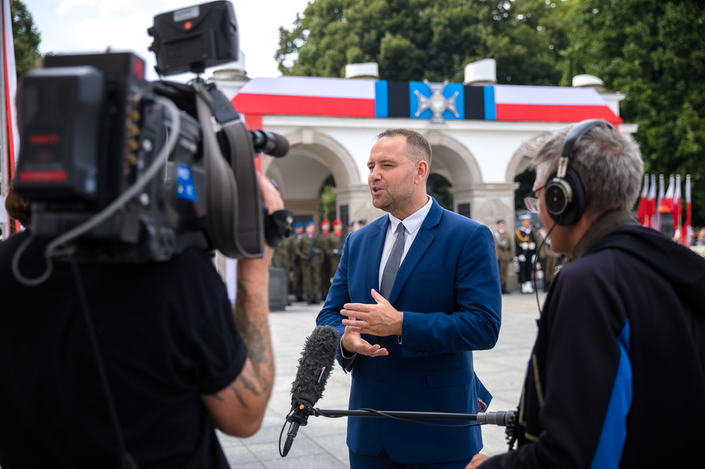 Dr Karol Nawrocki podczas obchodów Święta Wojska Polskiego – Warszawa, 15 sierpnia 2022. Fot. Sławek Kasper (IPN)