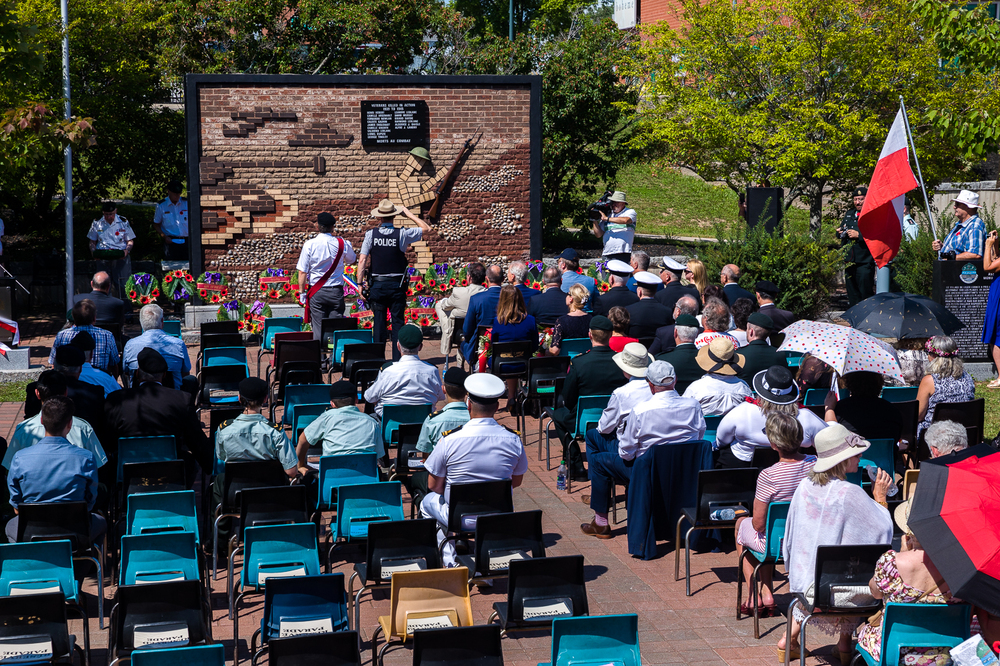 Odsłonięcie tablicy upamiętniającej załogę niszczyciela ORP „Ślązak” – Dieppe (Kanada), 21 sierpnia 2022. Fot. Sławek Kasper (IPN)