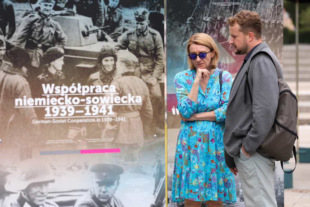 Otwarcie wystawy plenerowej IPN „Pakt zbrodniarzy” – Warszawa, 22 sierpnia 2022. Fot. Mikołaj Bujak (IPN)