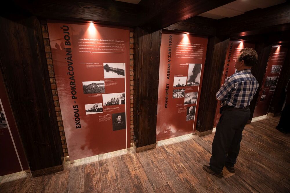 Wystawa poświęcona ofiarom II wojny światowej – Mosty koło Jabłonkowa (Czechy), 23 sierpnia 2022. Fot. Mikołaj Bujak (IPN)