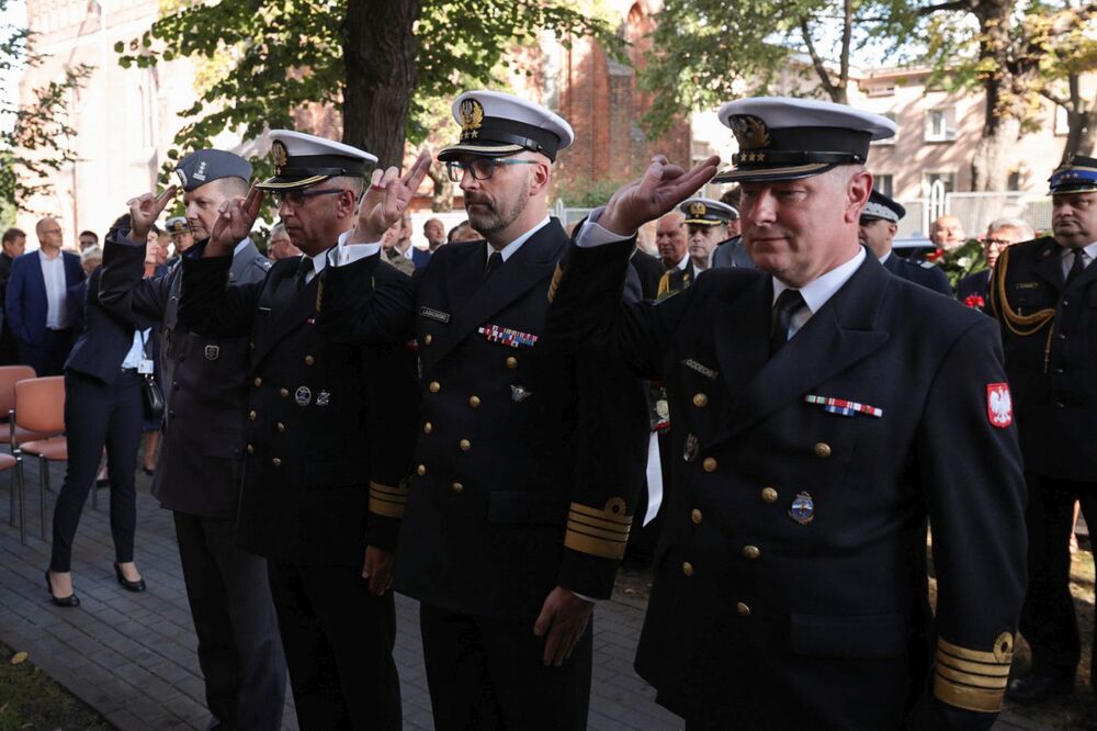 Odsłonięcie tablicy upamiętniającej gdańskich portowców – Gdańsk, 31 sierpnia 2022. Fot. Mikołaj Bujak (IPN)