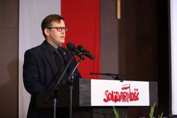 Dr Paweł Warot, dyrektor gdańskiego IPN, podczas uroczystości wręczenia Krzyży Wolności i Solidarności działaczom opozycji antykomunistycznej – Gdańsk, 31 sierpnia 2022. Fot. Mikołaj Bujak (IPN)