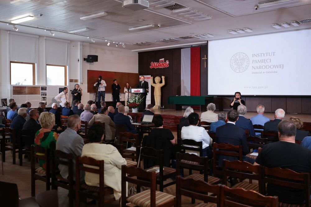 Uroczystość wręczenia Krzyży Wolności i Solidarności działaczom opozycji antykomunistycznej – Gdańsk, 31 sierpnia 2022. Fot. Mikołaj Bujak (IPN)