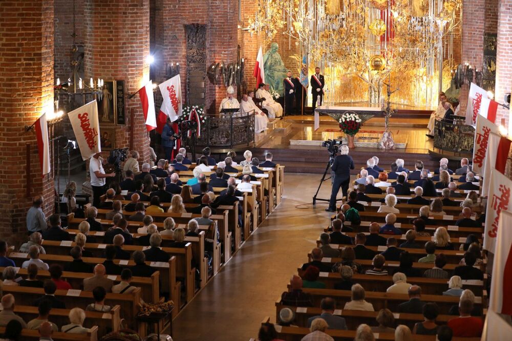 Msza św. w bazylice św. Brygidy podczas obchodów 42. rocznicy Sierpnia '80 i powstania NSZZ „Solidarność” – Gdańsk, 31 sierpnia 2022. Fot. Mikołaj Bujak (IPN)