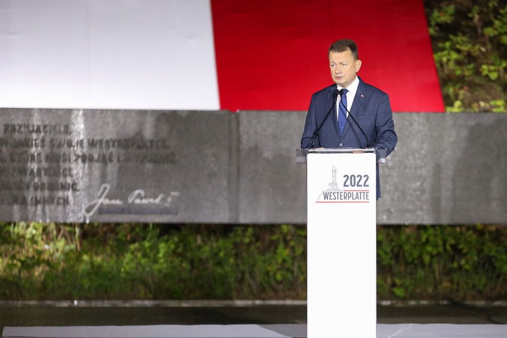 Obchody 83. rocznicy wybuchu II wojny światowej na Westerplatte. Wicepremier, minister obrony narodowej Mariusz Błaszczak – 1 września 2022. Fot. Mikołaj Bujak (IPN)