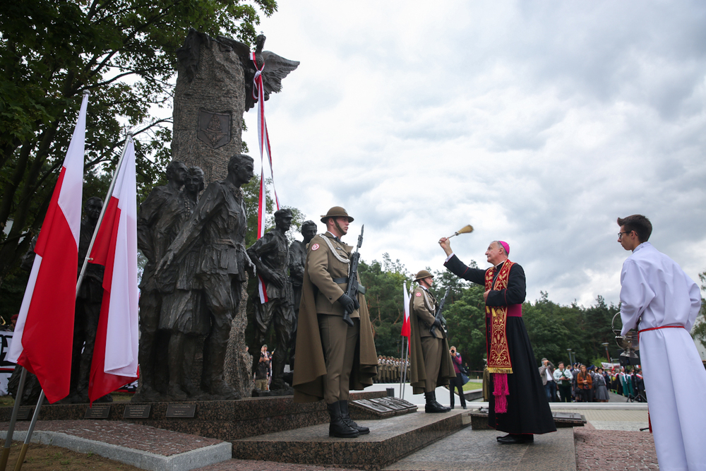 Uroczystość odsłonięcia Pomnika Żołnierzy Wyklętych Niezłomnych w Mielcu – 3 września 2022. Fot. Sławek Kasper (IPN)
